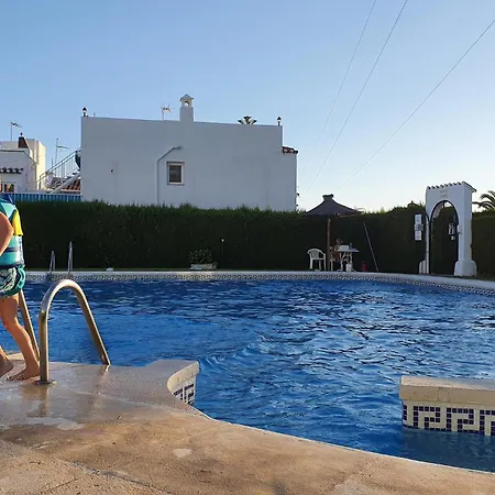 Stunning In With Outdoor Swimming Pool Будинок відпочинку