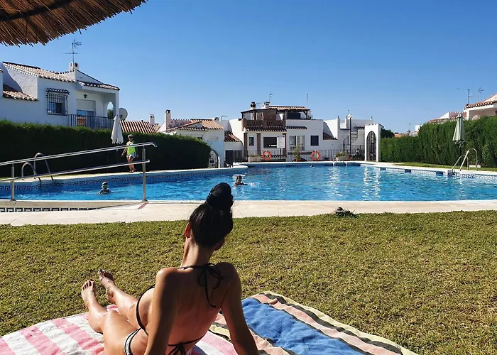 Сasa de vacaciones 3 Bedroom Stunning In Nerja