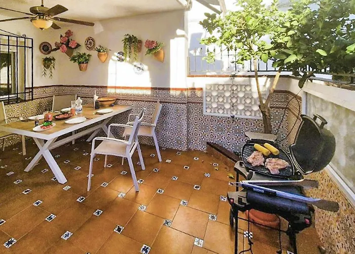 3 Bedroom Stunning In Сasa de vacaciones Nerja